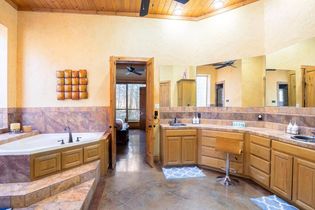 Texas Ranch House With 5 Bedroom And Fish Pond Dallas Exterior foto