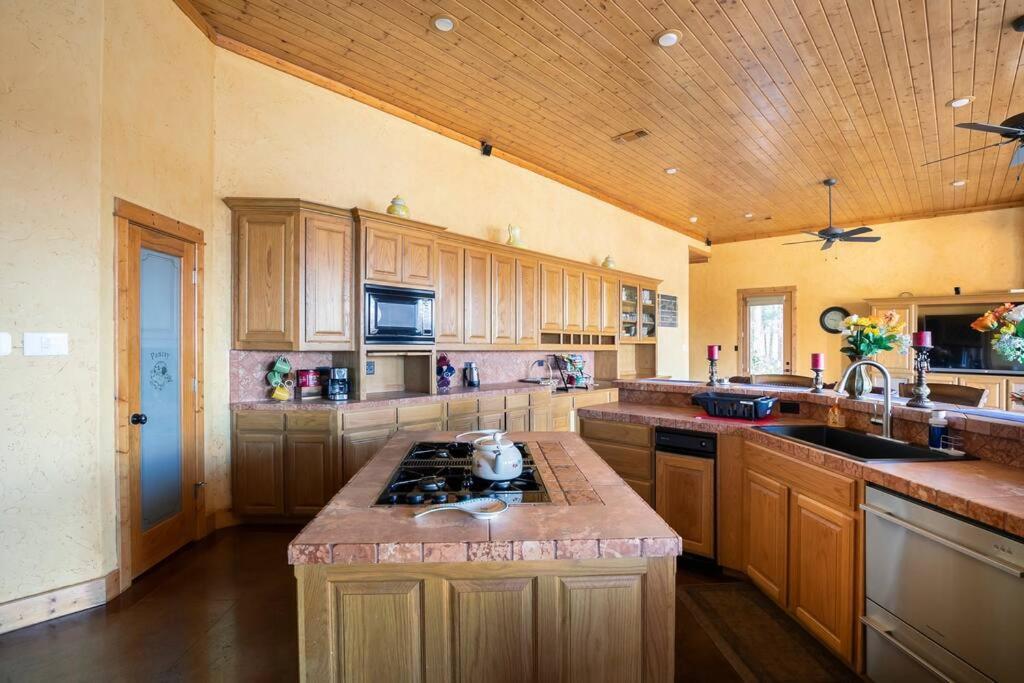 Texas Ranch House With 5 Bedroom And Fish Pond Dallas Exterior foto